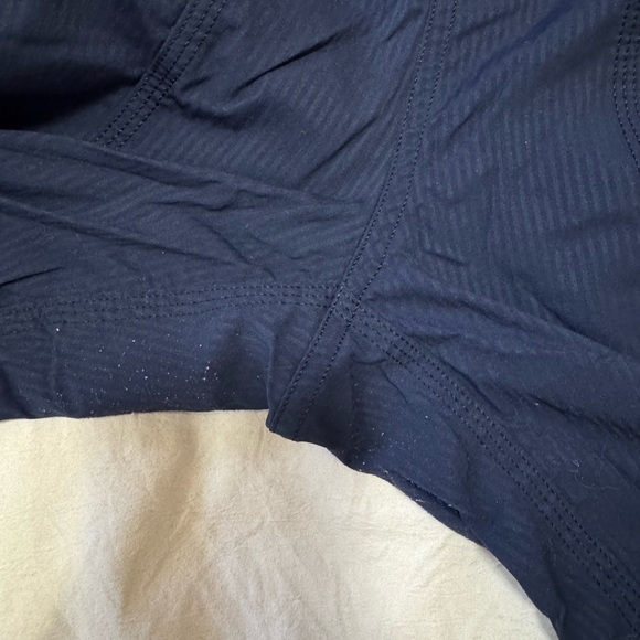 Lululemon size 8 textured capris navy - Picture 3 of 4